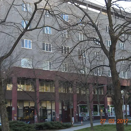 Vacation Apartment *
